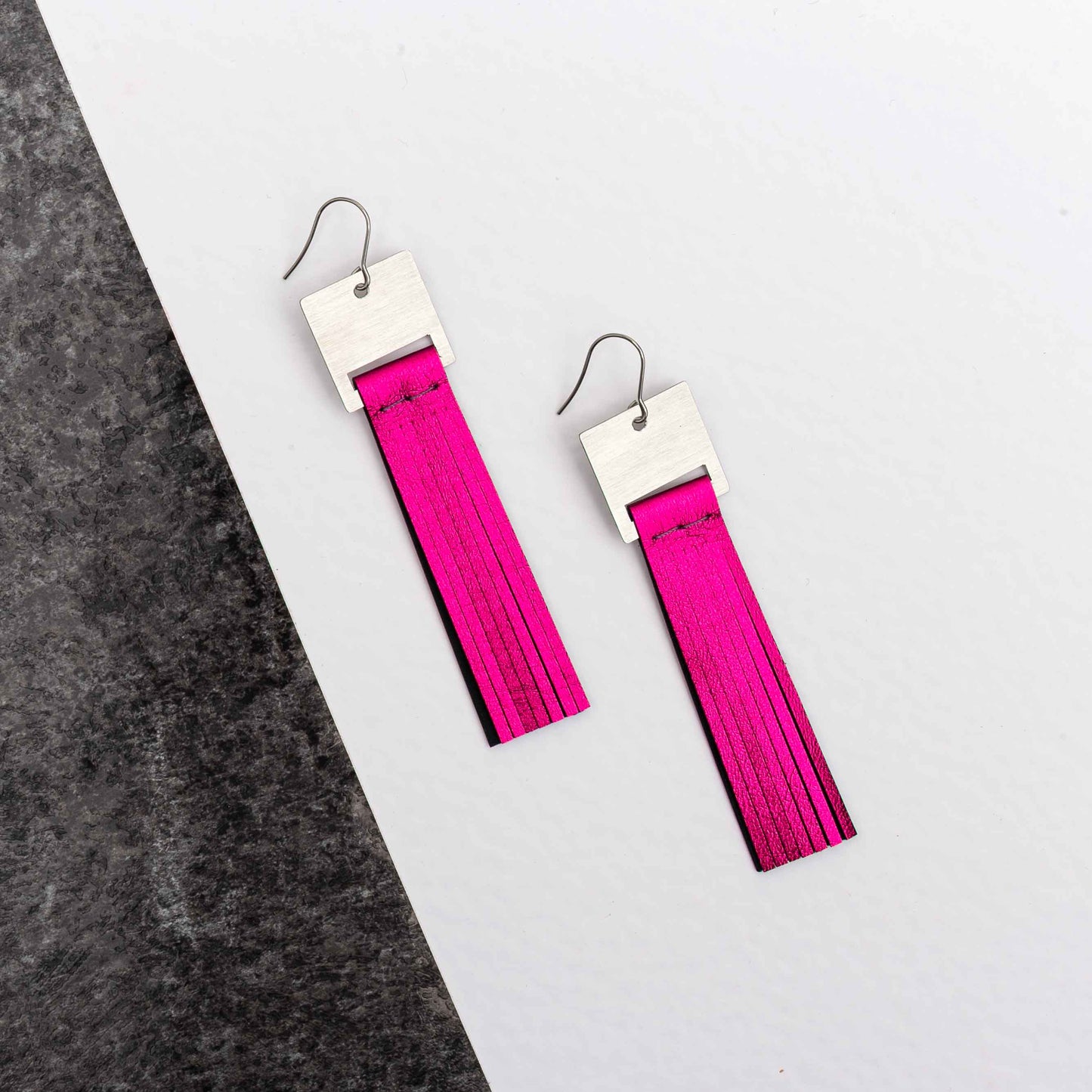 Mini Fringe ▪ metál magenta ▪ fülbevaló
